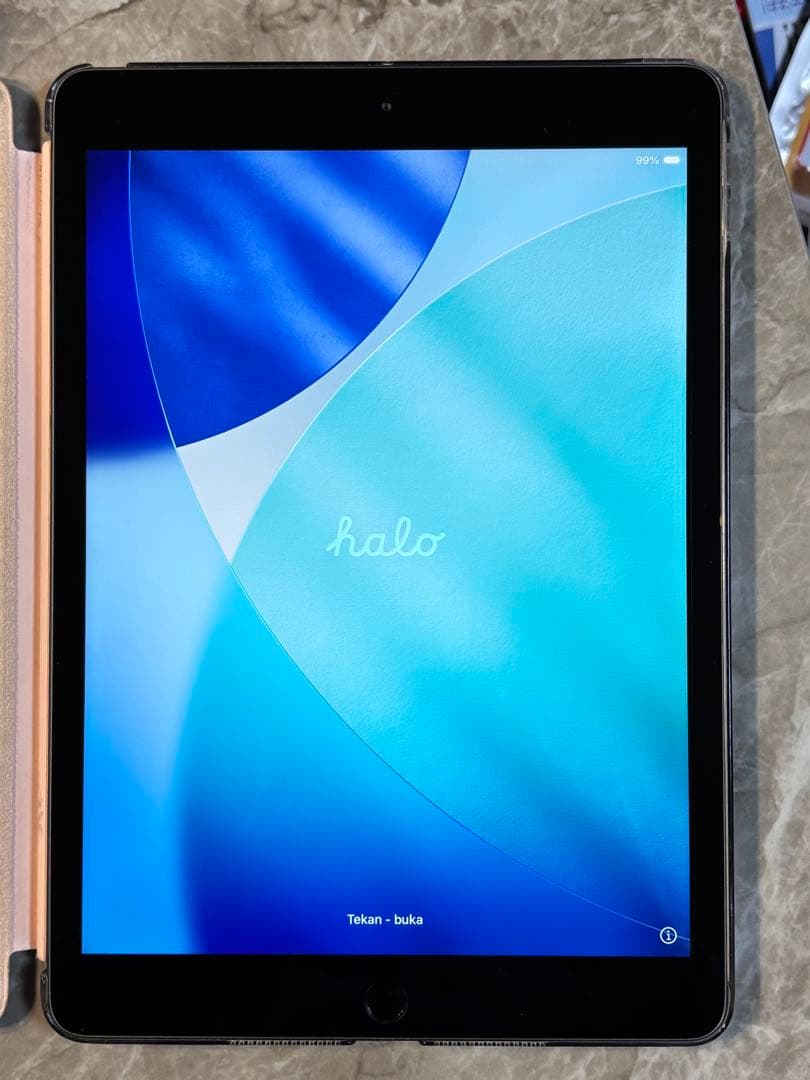 ゆ*ち様 iPad第8世代128GBスペースグレー　ケースカバー付