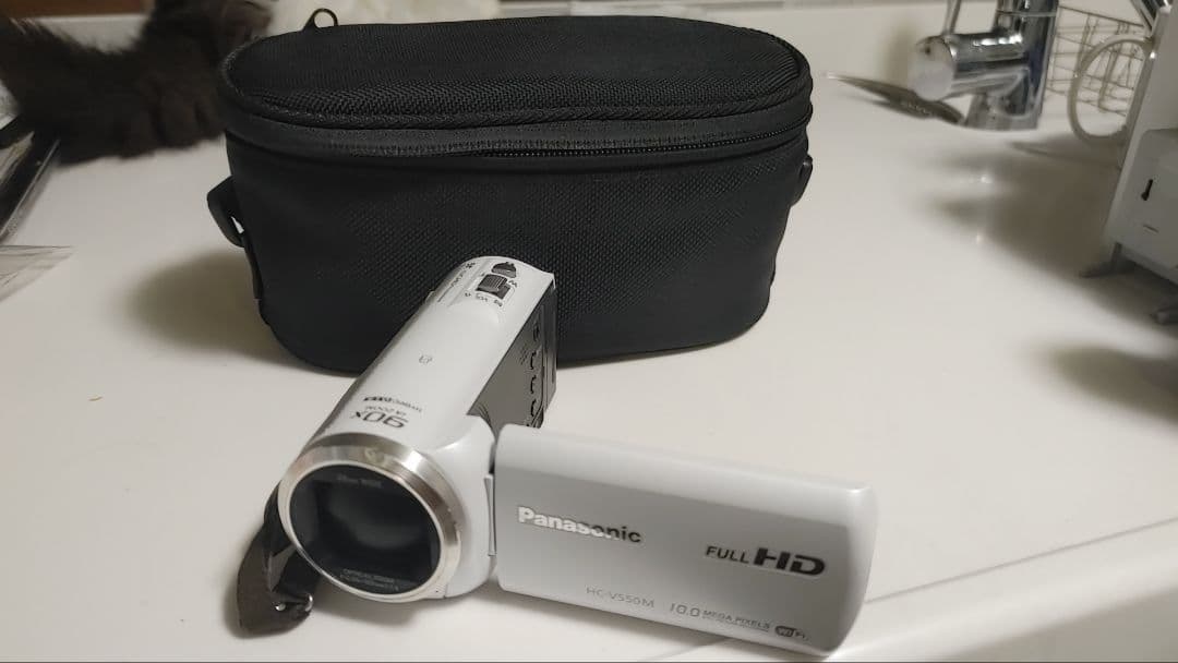Panasonic HC-V550M ホワイト 予備バッテリー等おまけ多数美品