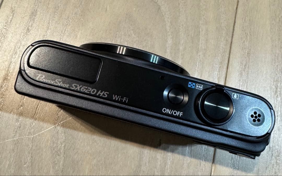 Canon PowerShot SX620 HS 本体と付属品