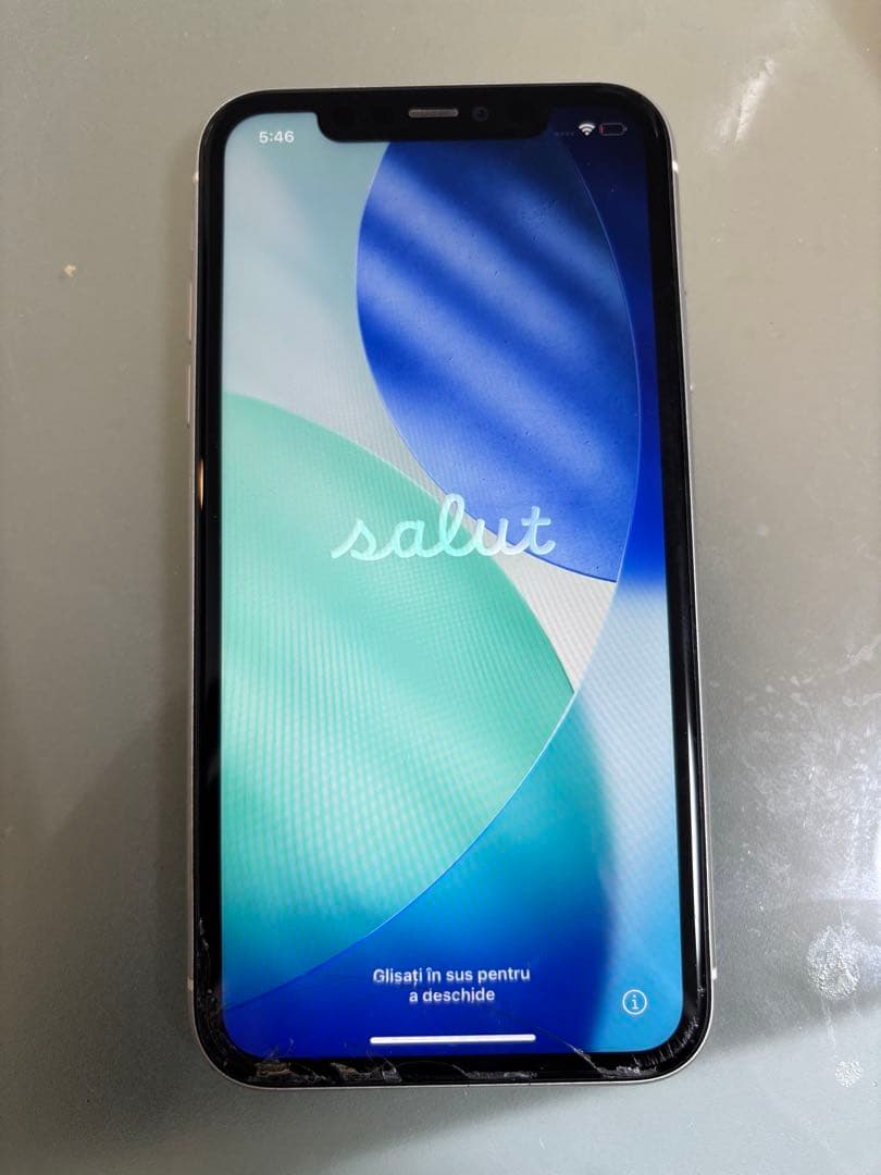 Apple iPhone 11 ホワイト 本体　ジャンク品