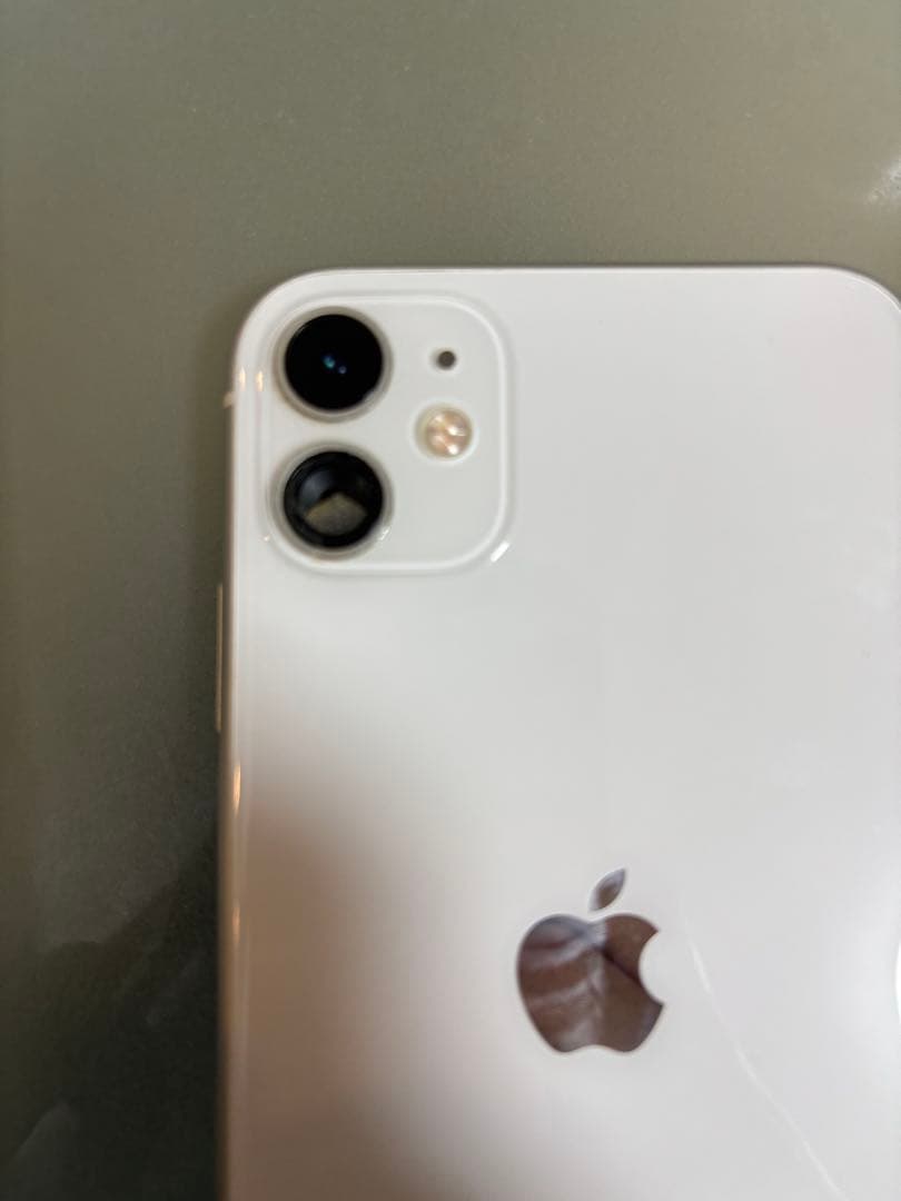 Apple iPhone 11 ホワイト 本体　ジャンク品