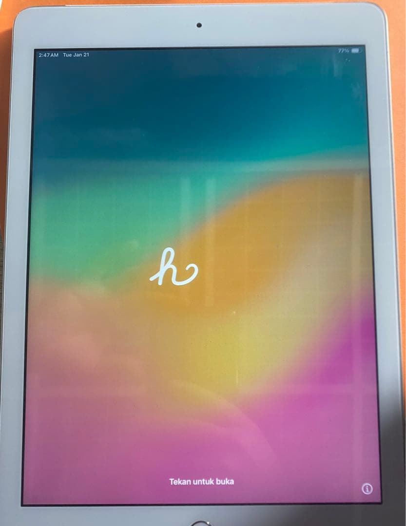 【訳あり】Apple iPad 第6世代　シルバー 本体