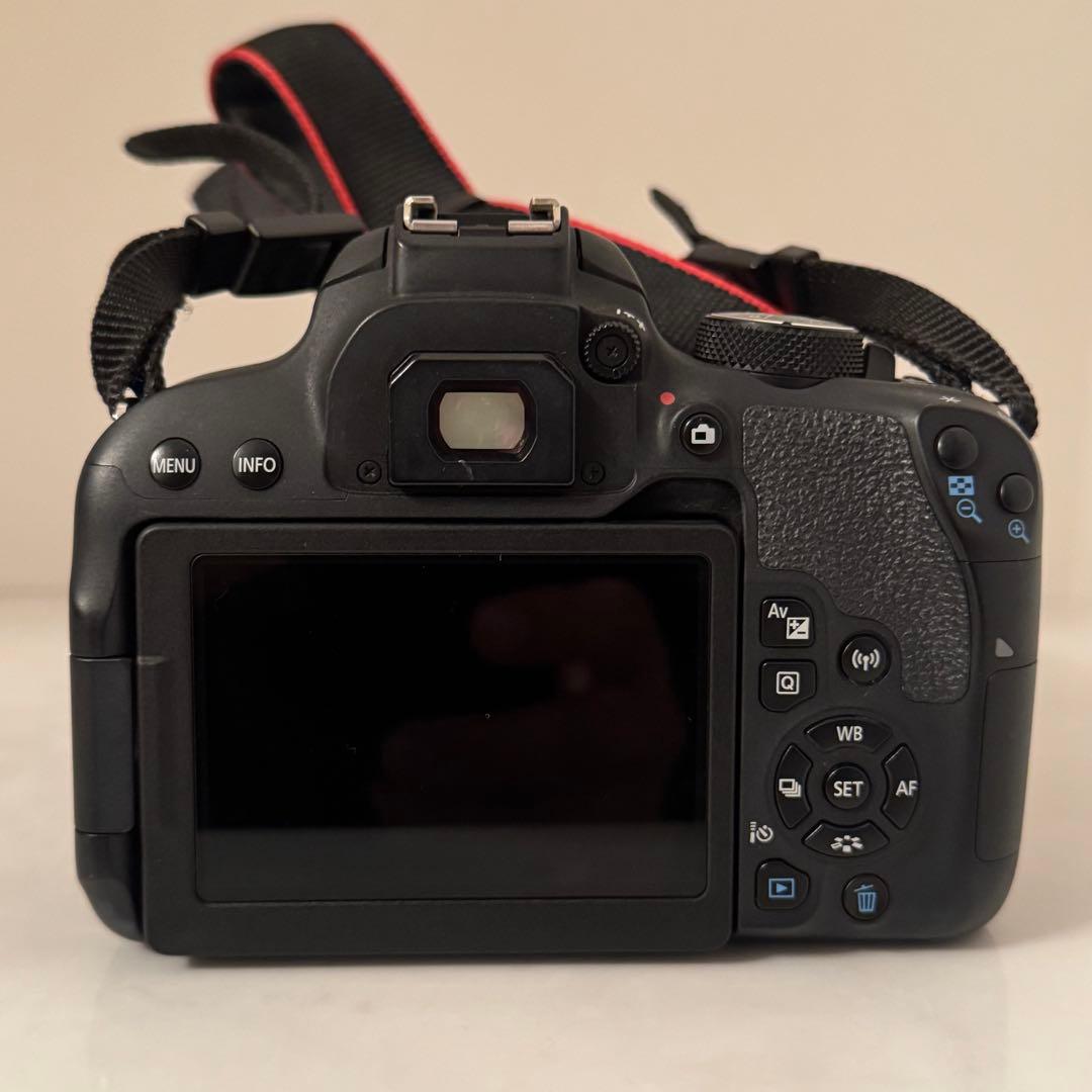 デジタルカメラ EOS kiss x9i + Canon 55-250mm 1:4-5.6