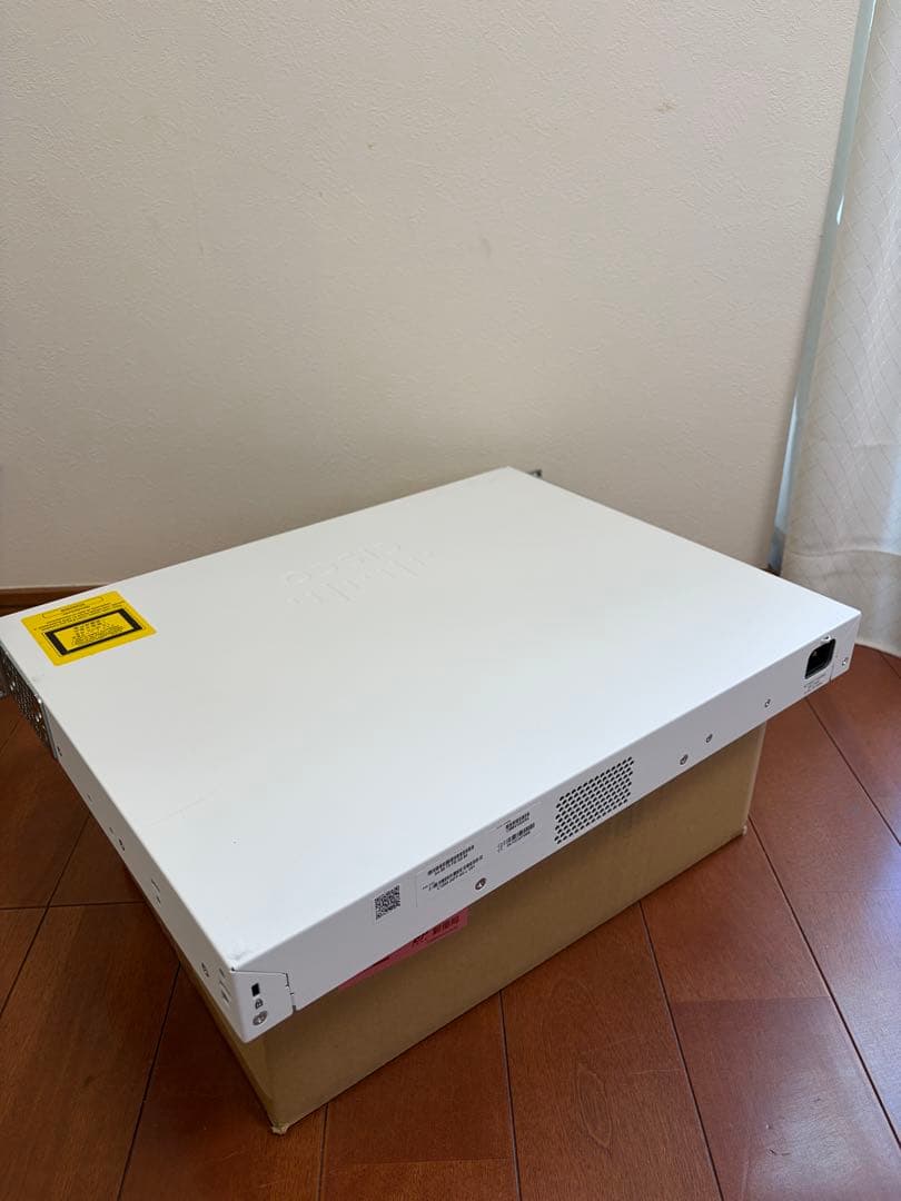 シスコC1000-24FP-4G-L-V01スイッチ