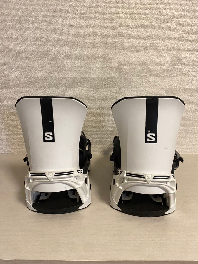 SALOMON　DISTRICT　ディストリクト　 M　白　23-24