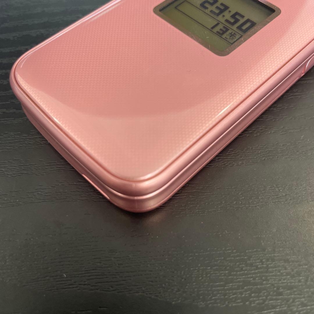 docomo らくらくホン F-02J ピンク　折りたたみ携帯電話
