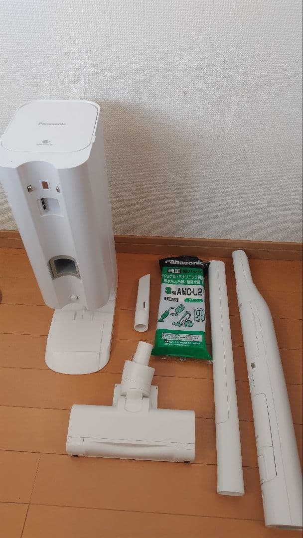 【美品！送料込】2025年製 Panasonic製コードレススティッククリーナー