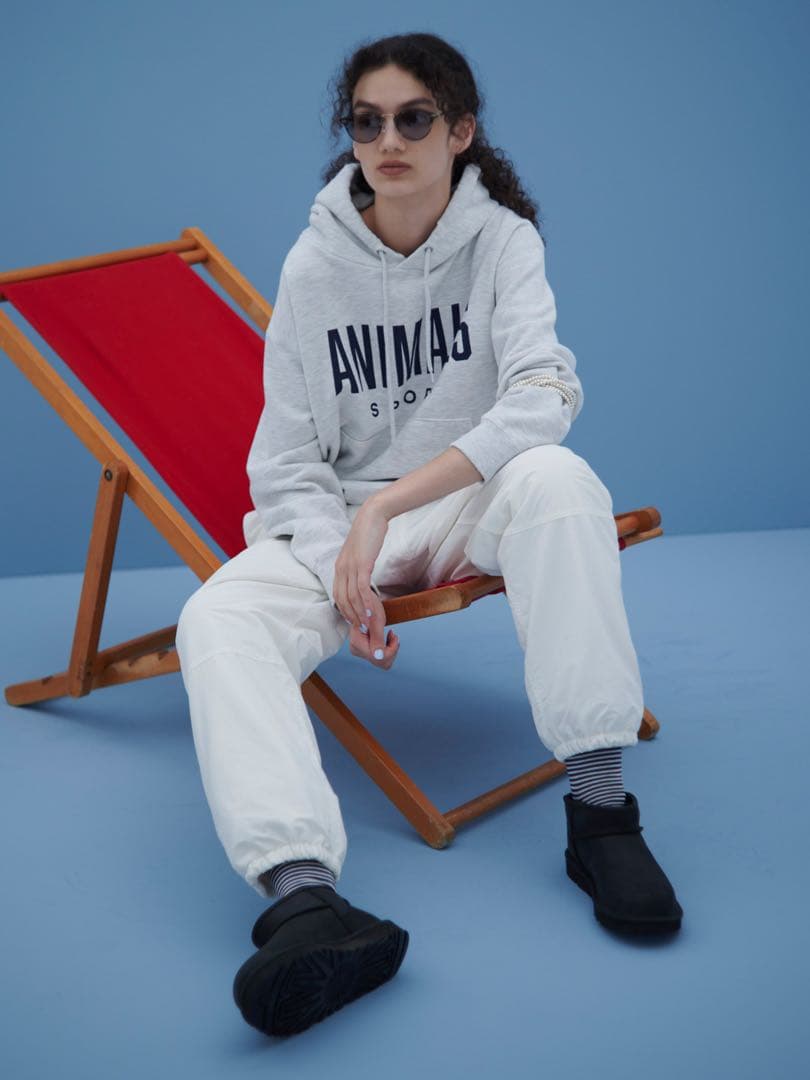 新作　完売品UGG クラッシックウルトラミニレザー　ブラック23 ロンハーマン