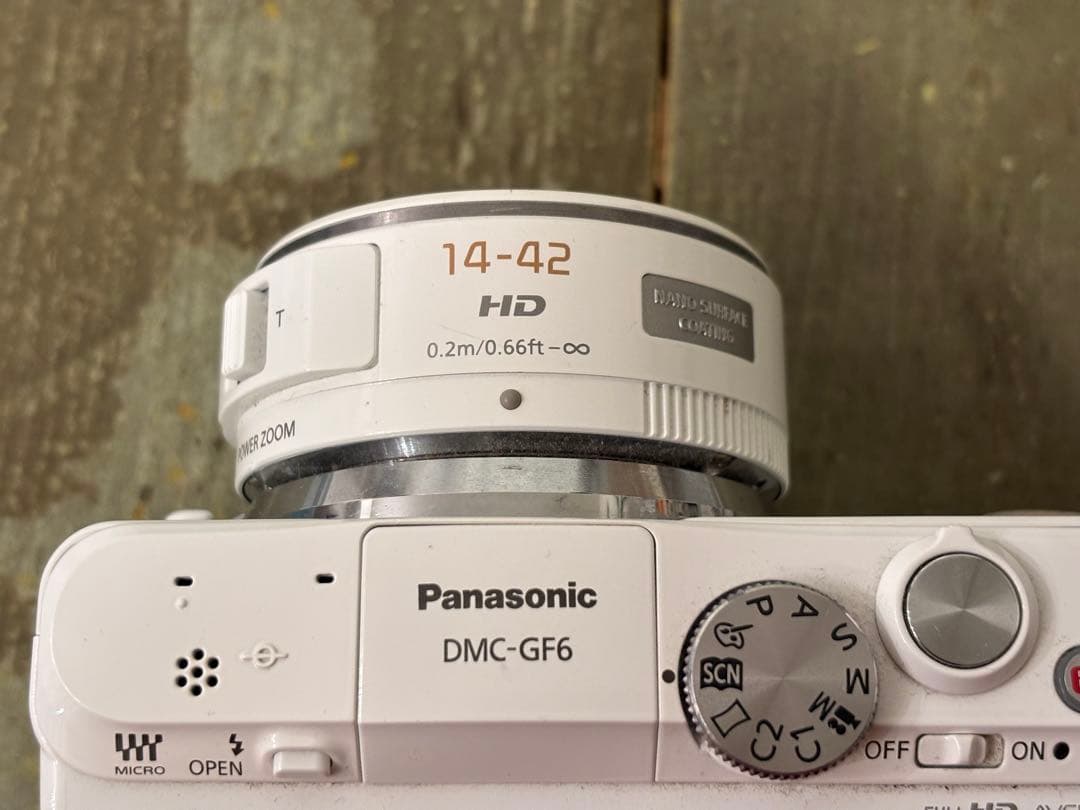 Panasonic Lumix DMC-GF6 ホワイト 14-42mm 一眼