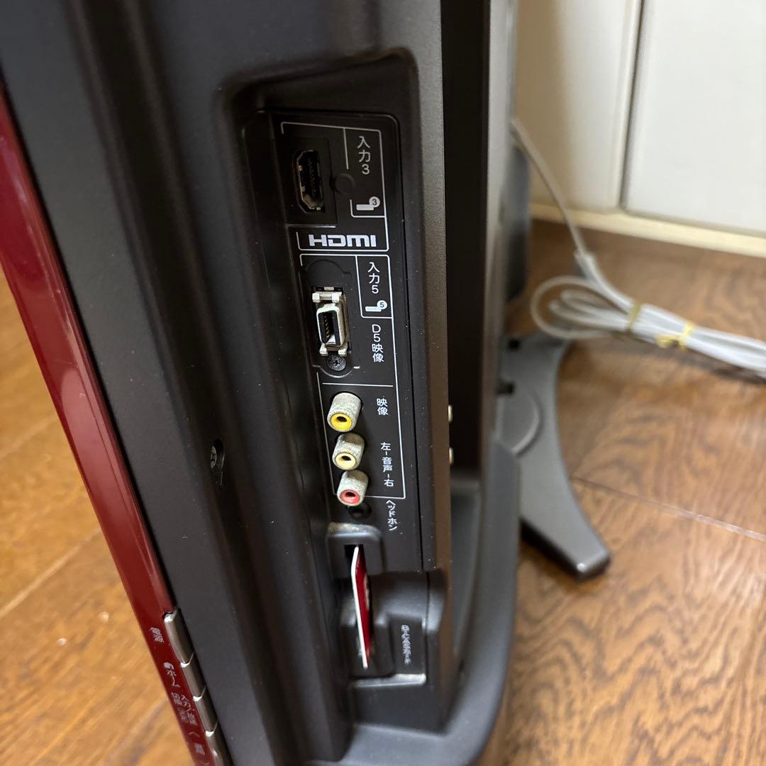 SHARP　AQUOS　液晶テレビ赤　32型　世界の亀山ブランド