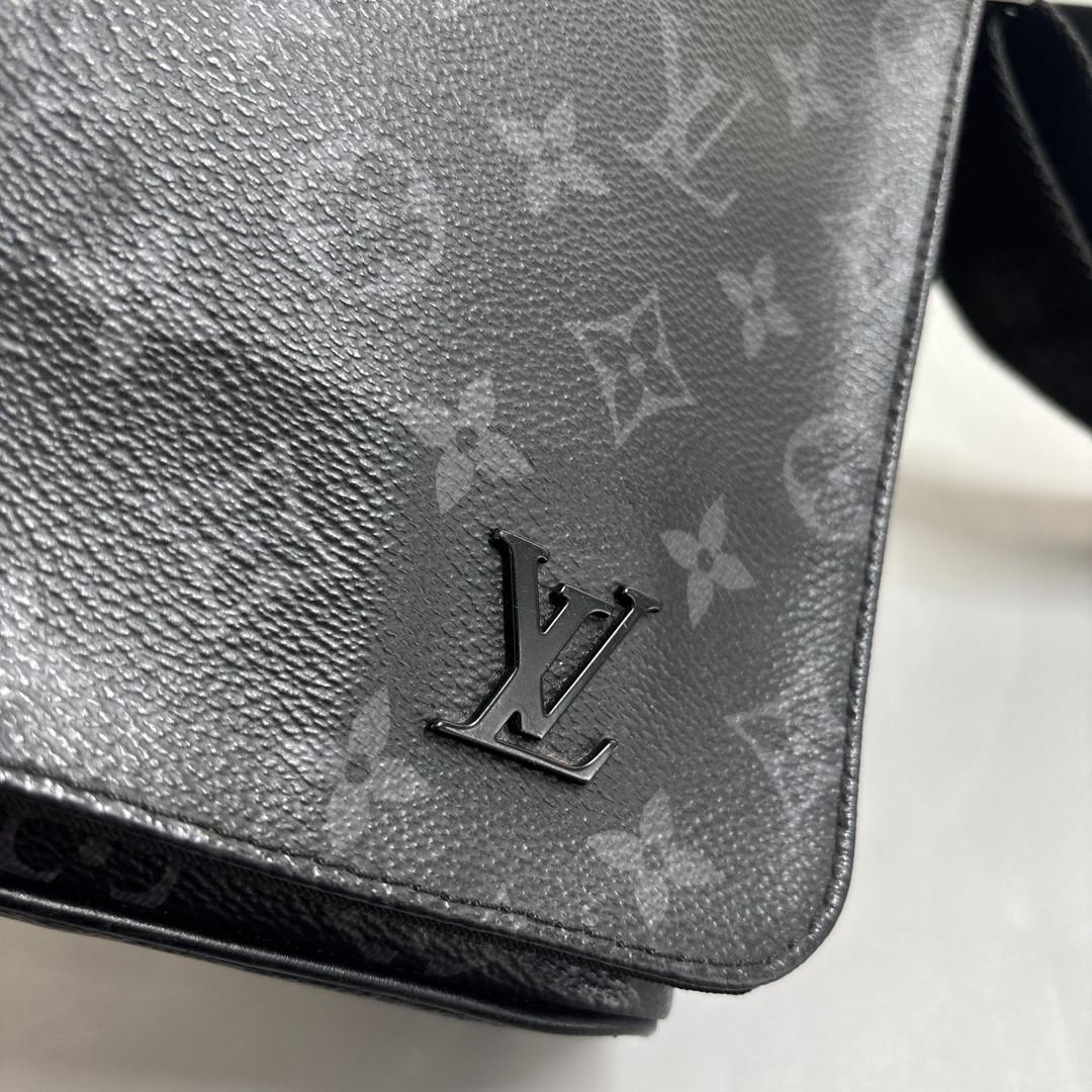 超極美品 ルイヴィトン ディストリクトPM NV2 M45272 エクリプス