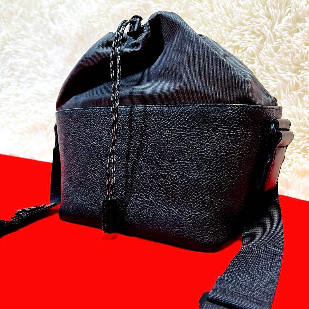 【美品】土屋鞄 ザ シーンズ カメラバッグ ショルダーバッグ ブラック