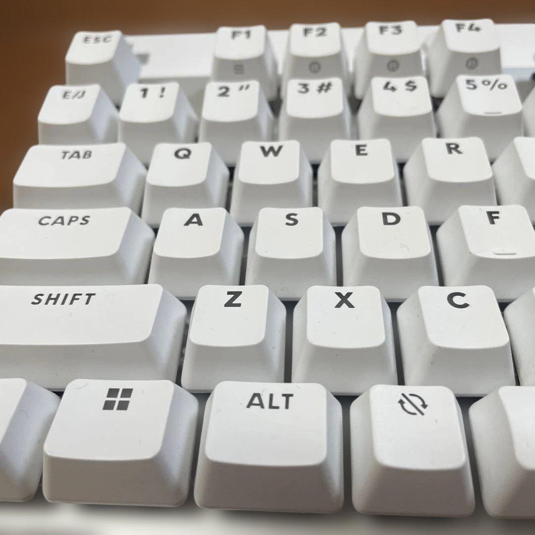 Logitech PRO X TKL RAPID ホワイトキーボード