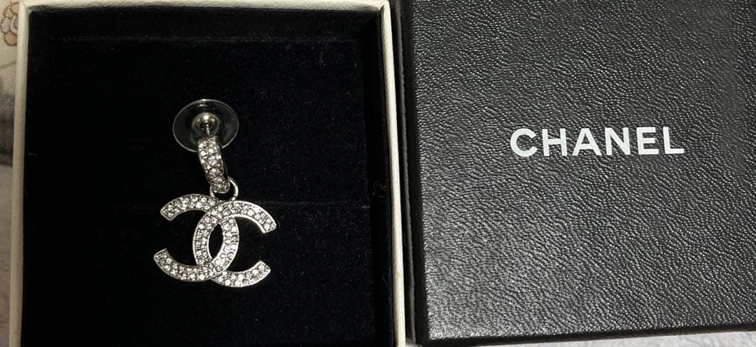 片耳のみCHANEL CCロゴ ピアス(片耳用)