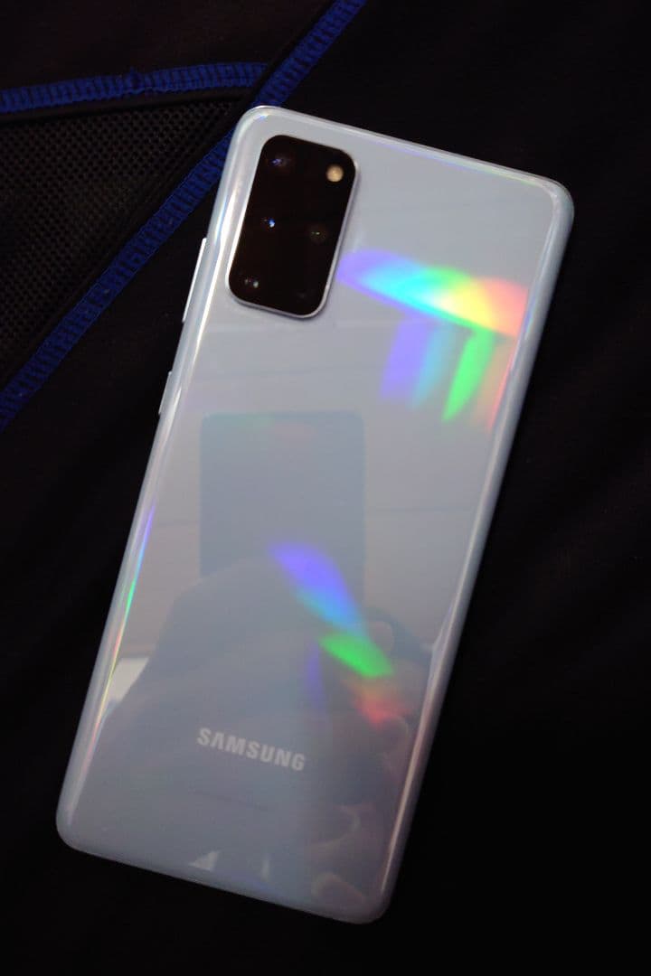 Samsung Galaxy S20 plus ホワイト 画面にひびあり