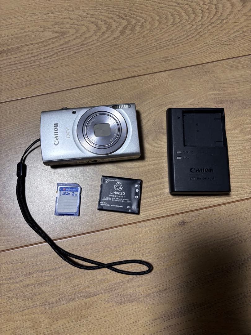 Canon IXY 200 SDカード付き　ほぼ新品