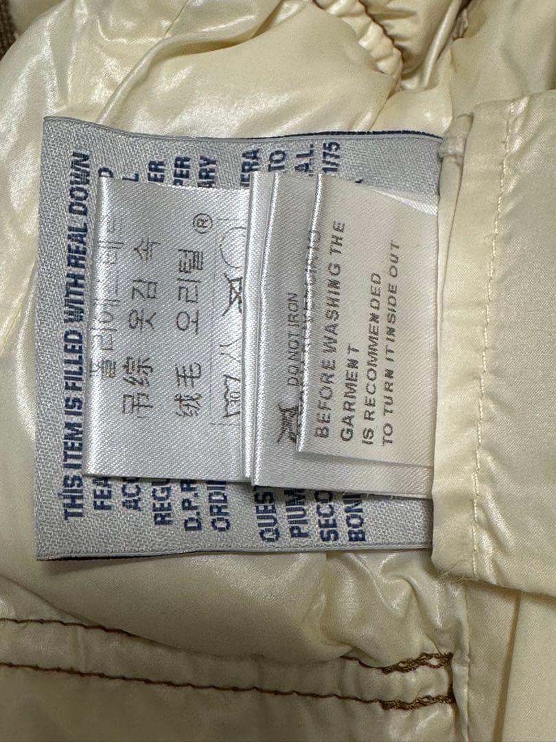 モンクレール　ダウンジャケット ベージュ　フード付き