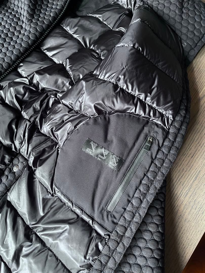 HERNOヘルノ LAMINARダウンコート 黒 フード付き19AW 定価20万