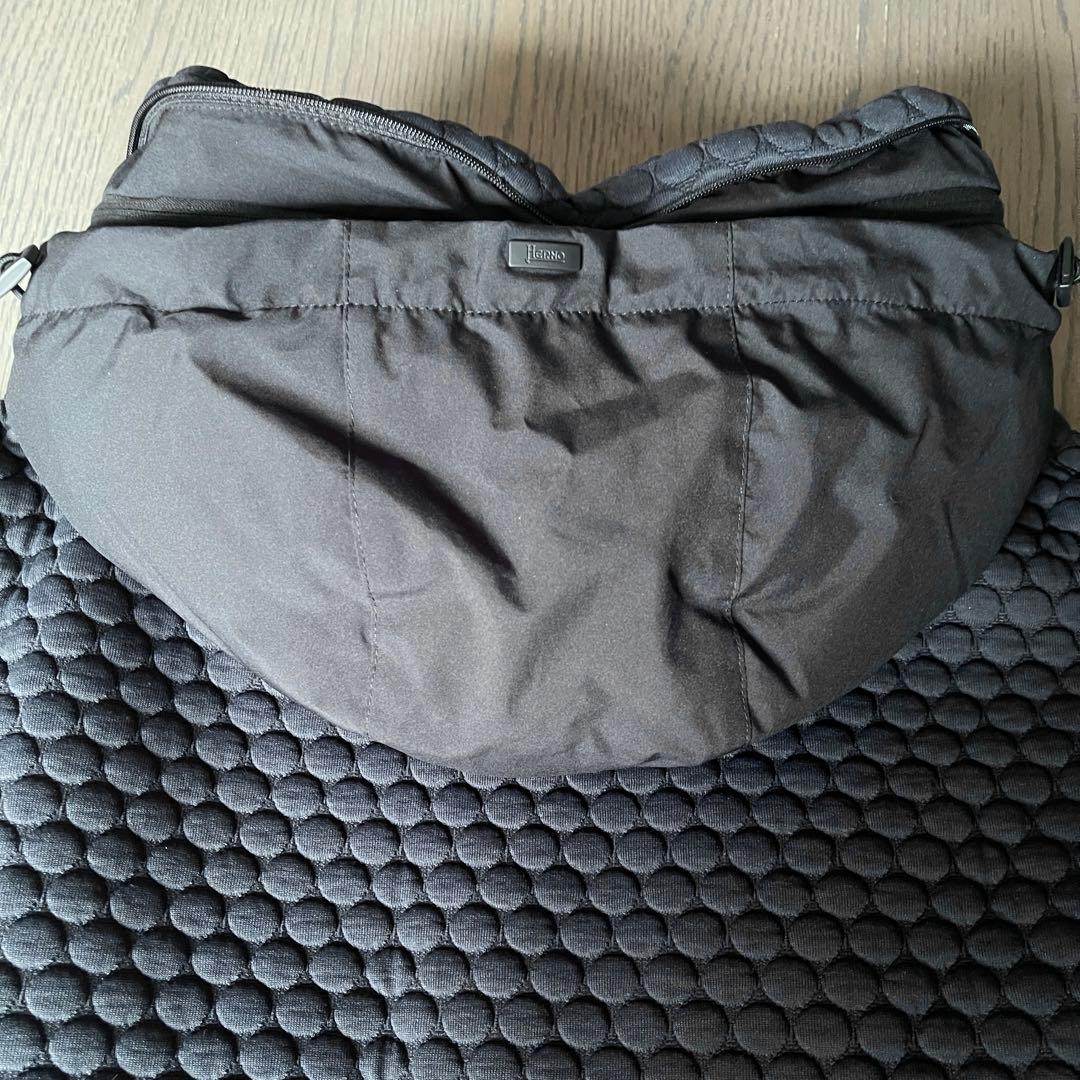 HERNOヘルノ LAMINARダウンコート 黒 フード付き19AW 定価20万