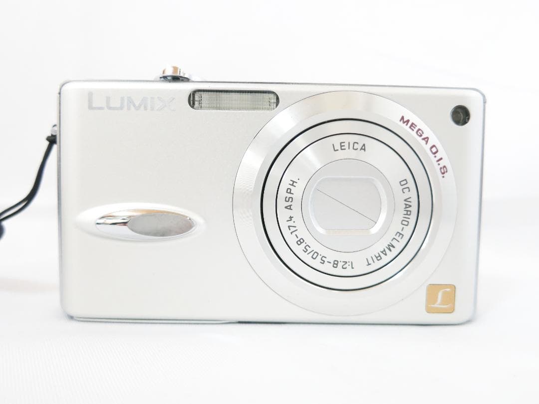 ★美品★Panasonic デジタルカメラLUMIX DMC-FX8 シルバー