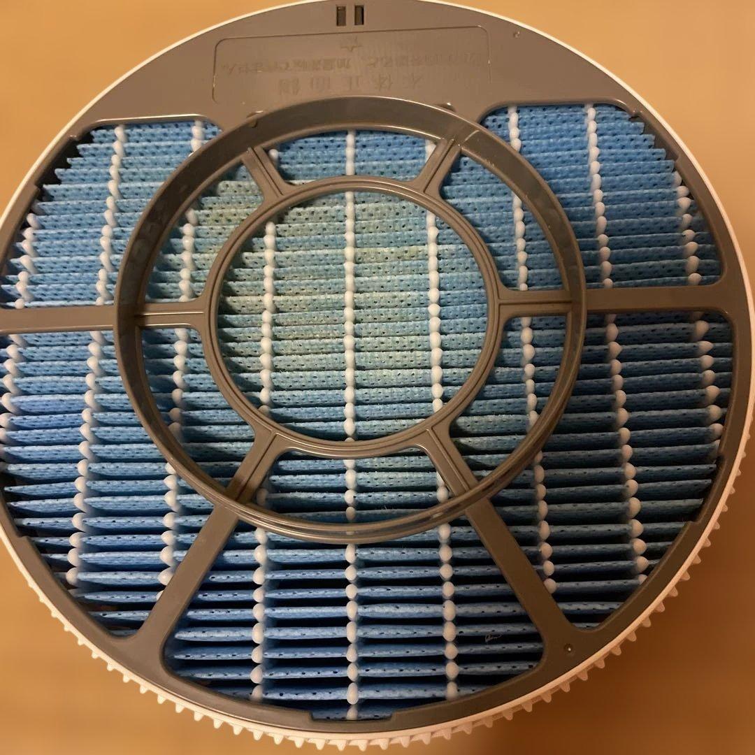 値下げ　2022年度製　シャープ　加湿空気清浄機　KC-F70-W