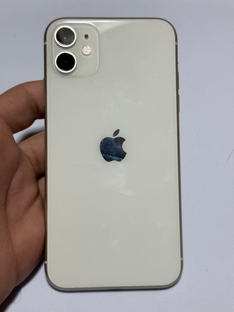 Apple iPhone 11 ホワイト 本体【ジャンク】