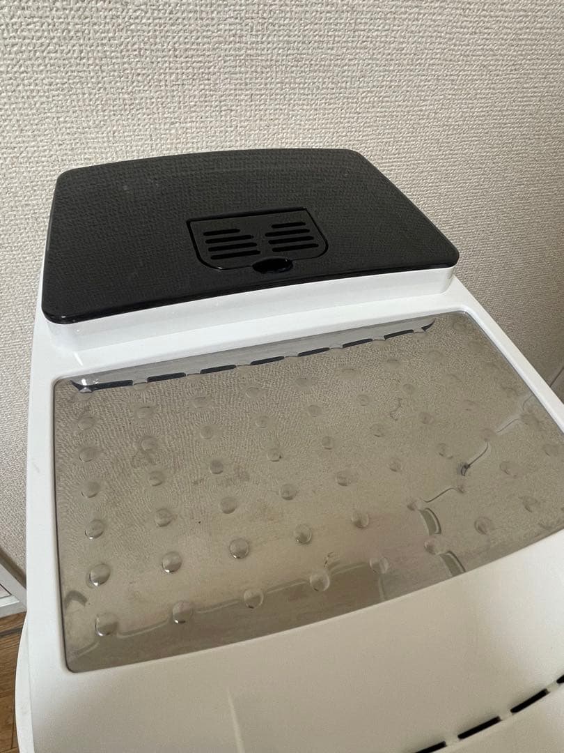 【美品】デロンギ 全自動コーヒーマシン ECAM22112W ホワイト