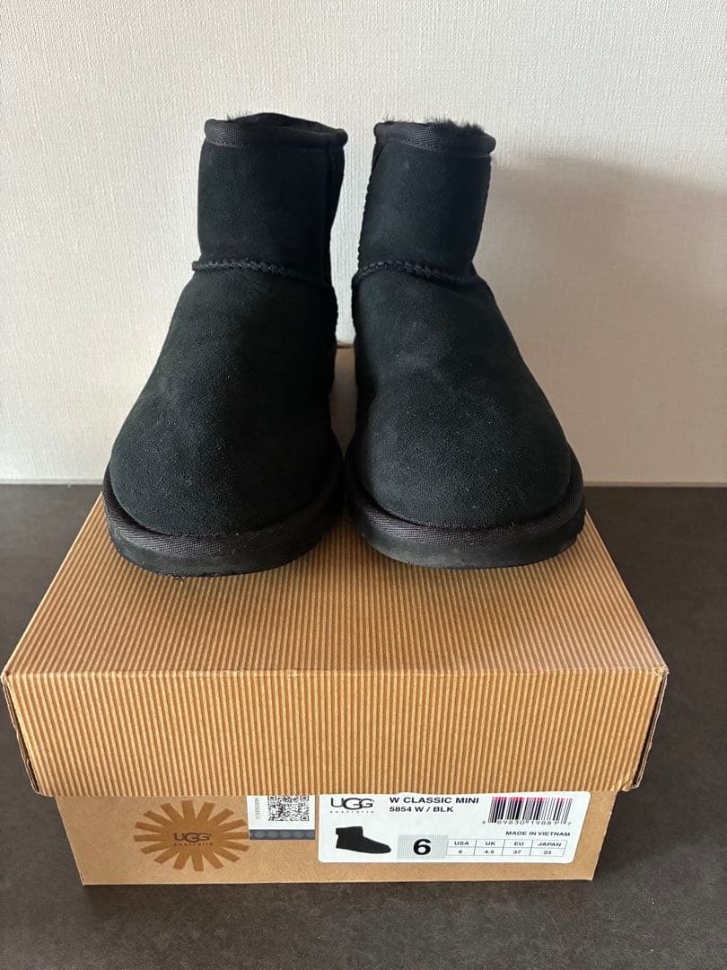 未使用に近い　UGG W CLASSIC MINI ブラック 6