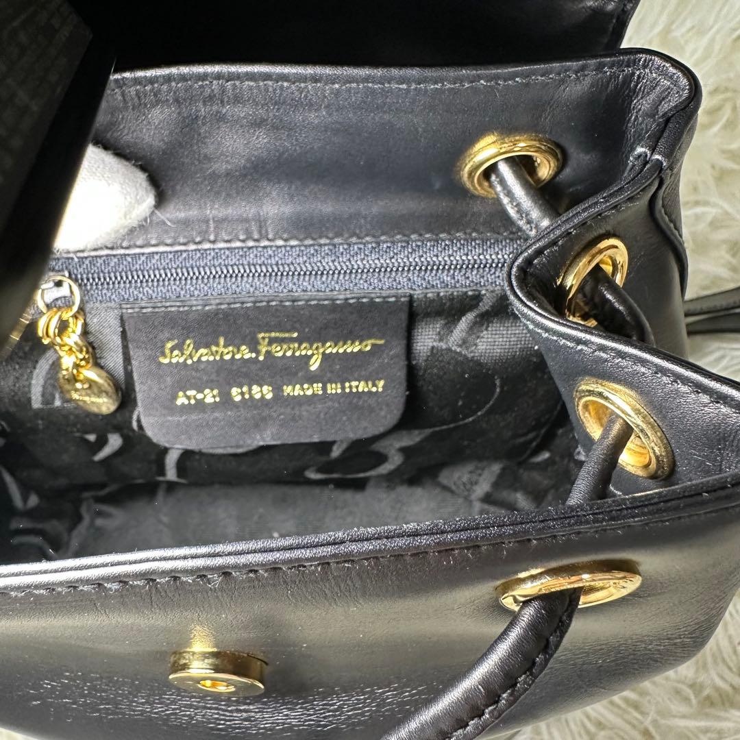 (^o^) 専用Ferragamoフェラガモ ミニリュック　バック　オールレザー