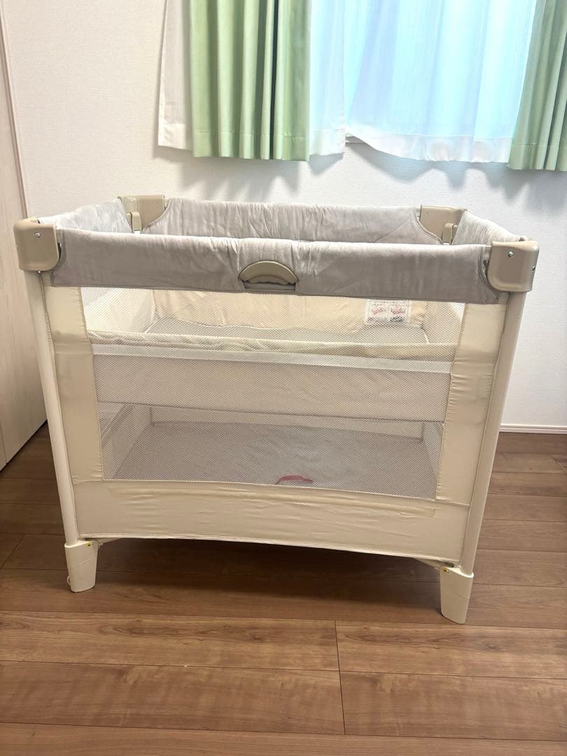 アップリカ　ココネルエアープラス　ベビーベッド　折り畳み