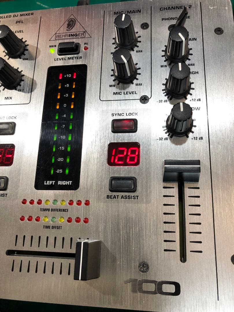 behringer ベリンガー　VMX-100