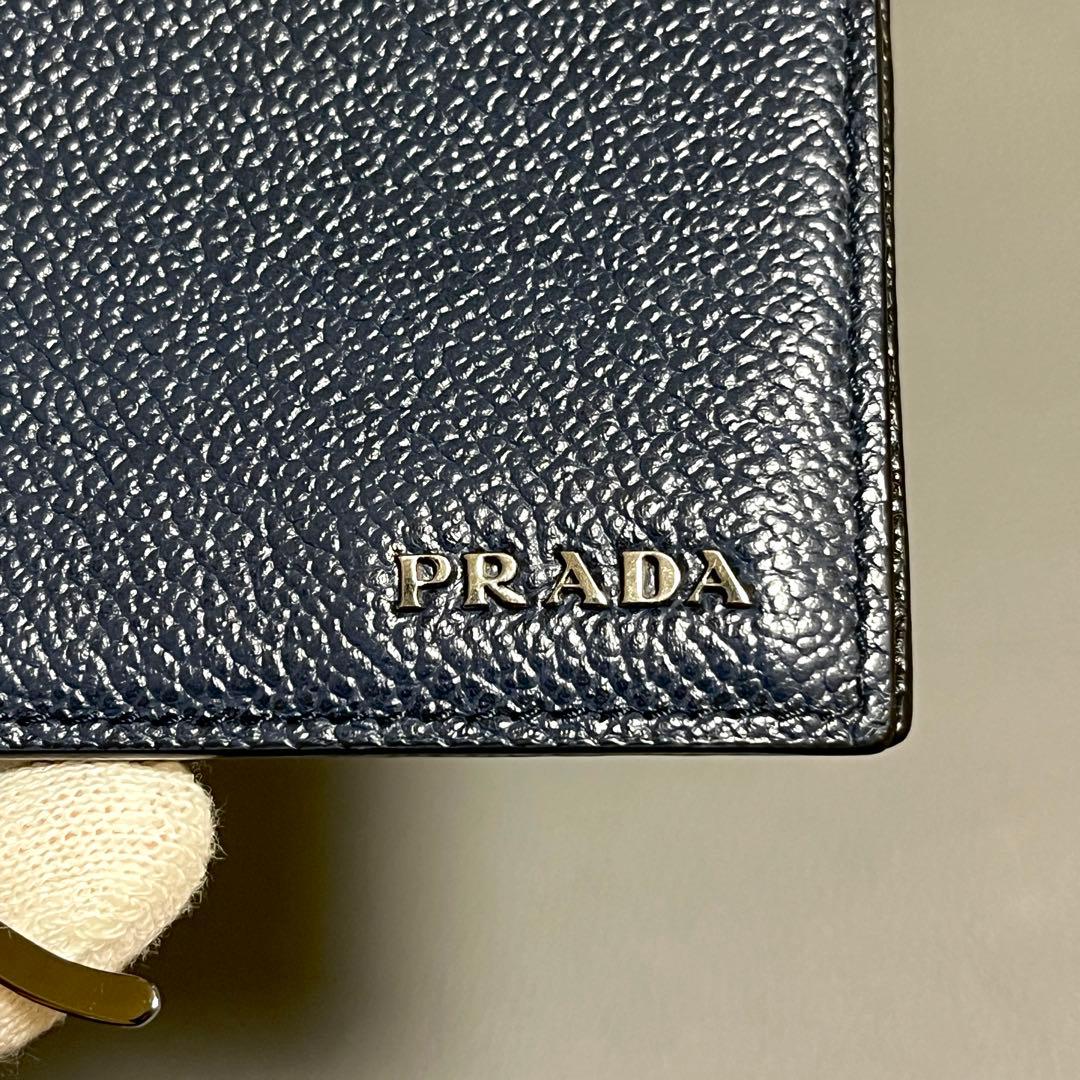 【未使用級】プラダ マネークリップ シボ ロゴ 金具 レザー ネイビー 黒 財布