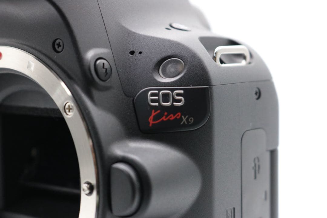 超美品 【Canon EOS Kiss X9 トリプルレンズセット】 安心保証◎