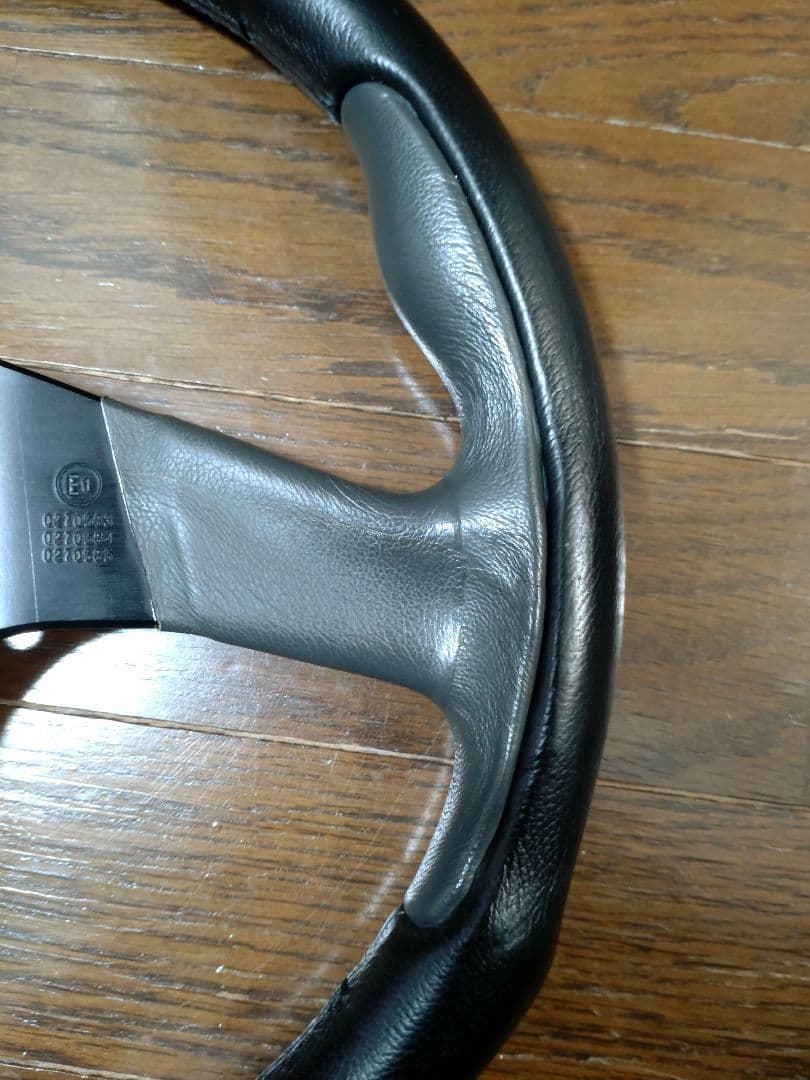 MOMO ステアリング TYP D35 KBA 70116