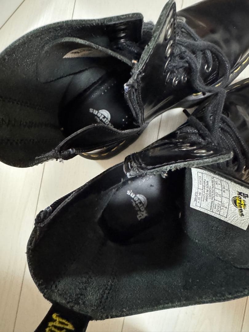 Dr.Martens 8ホールブーツ レースアップレザーブーツ 厚底　新品紐付き