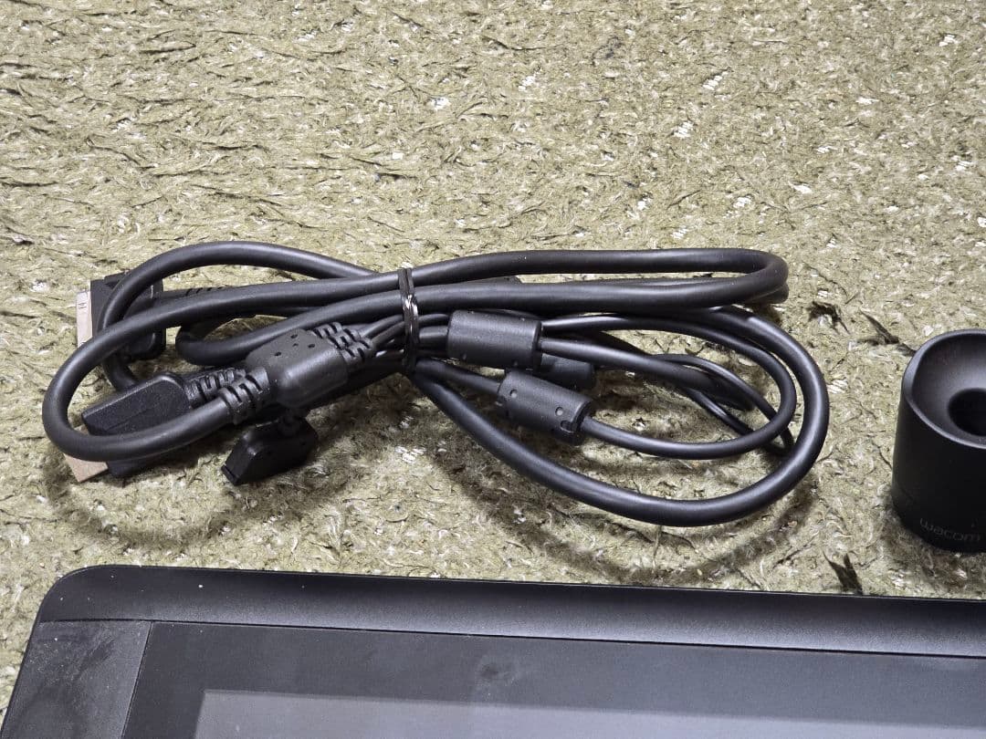 WACOM Cintiq 13HD ペンタブレット DTK-1301