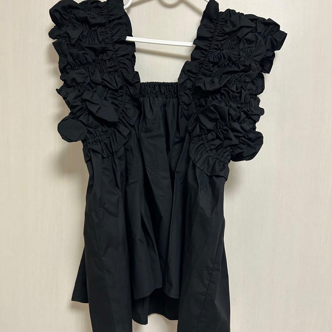 SHOULDER FRILLS トップス