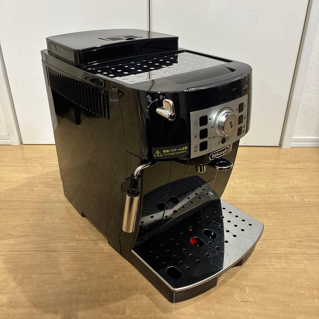 美品！デロンギ 全自動コーヒーマシン マグニフィカS ECAM22112B