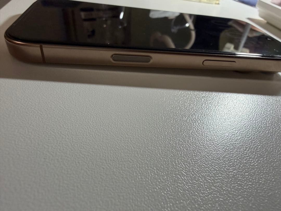 iPhone16 Pro 256g デザートチタニウム