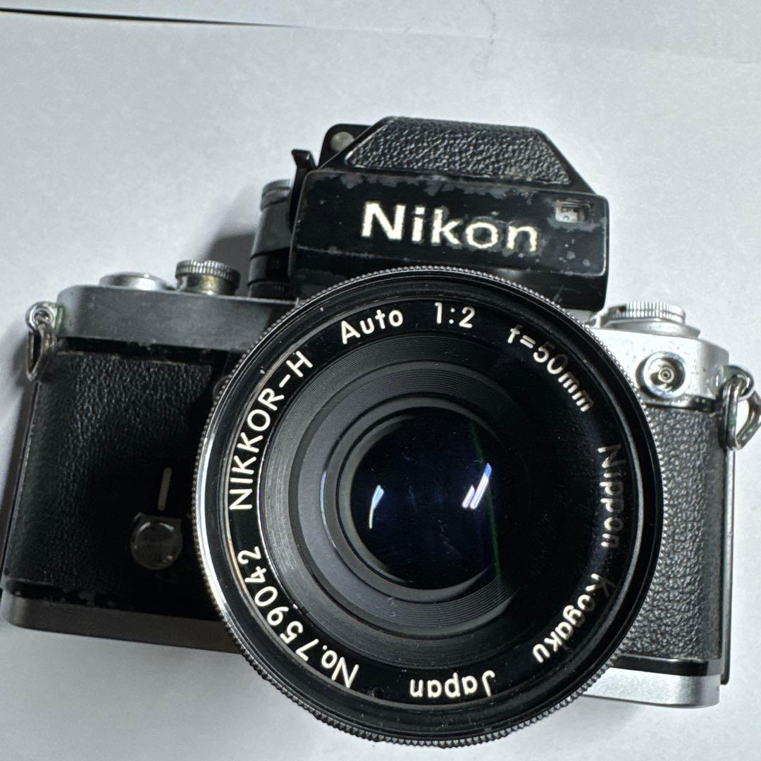 Nikon F2＋レンズ。