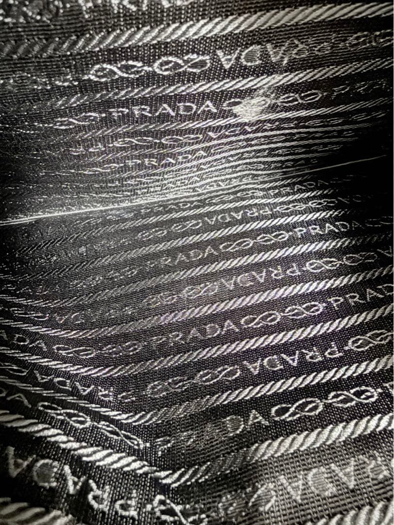 プラダ　ナイロン　三角プレート　メッセンジャーバッグ