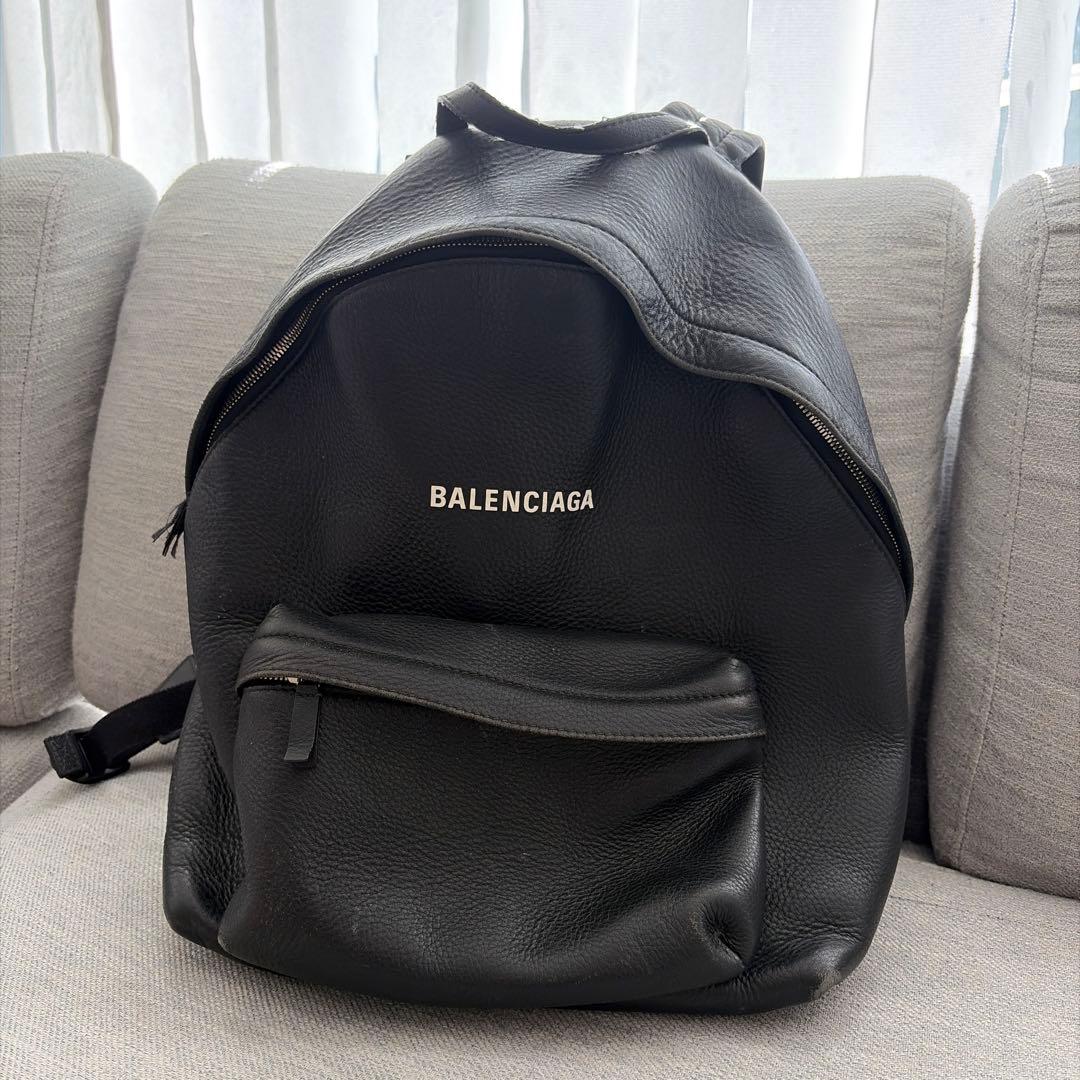 BALENCIAGA 黒 リュック　レディース