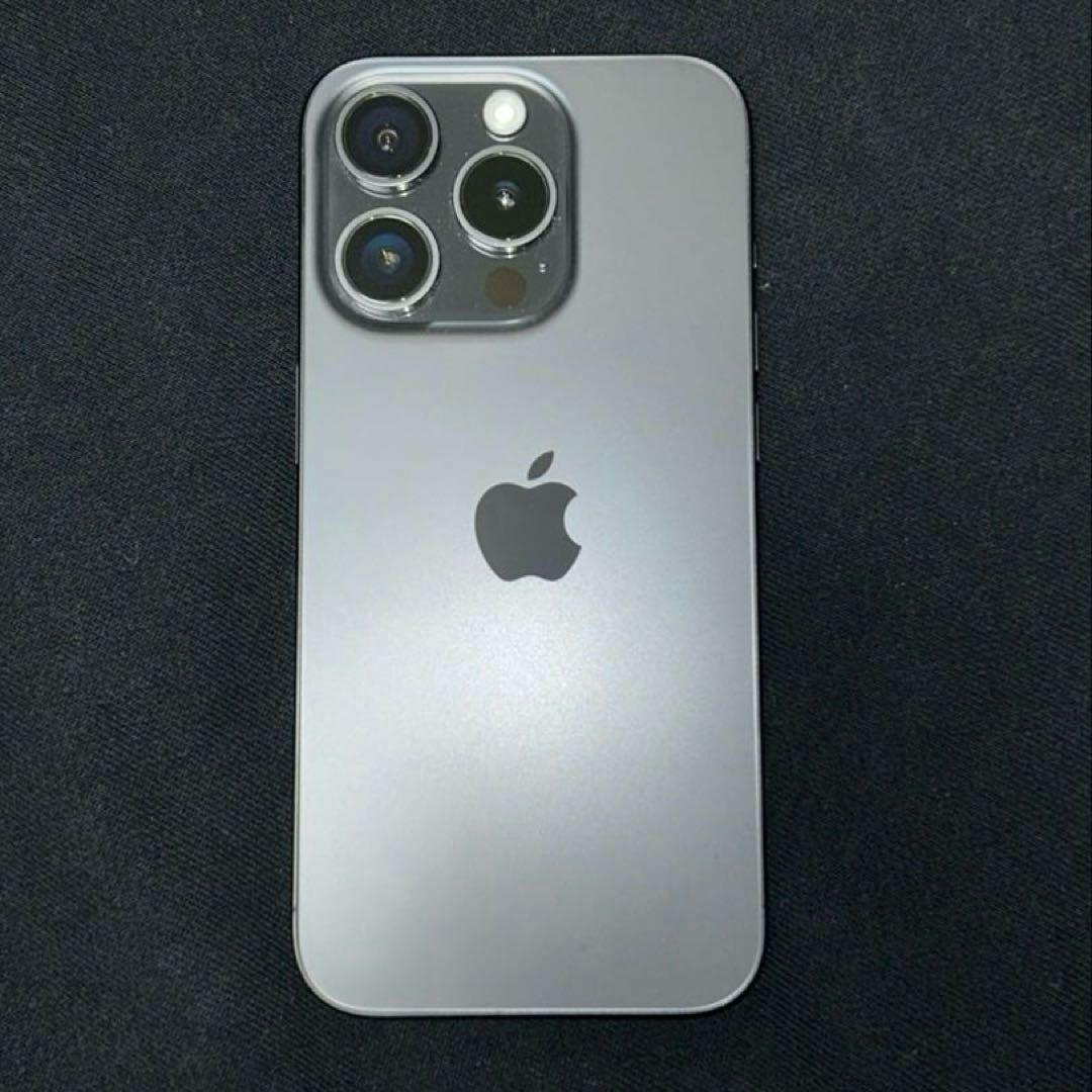 出品25日まで　極美品 iPhone 15 pro 256Gブラックチタニウム