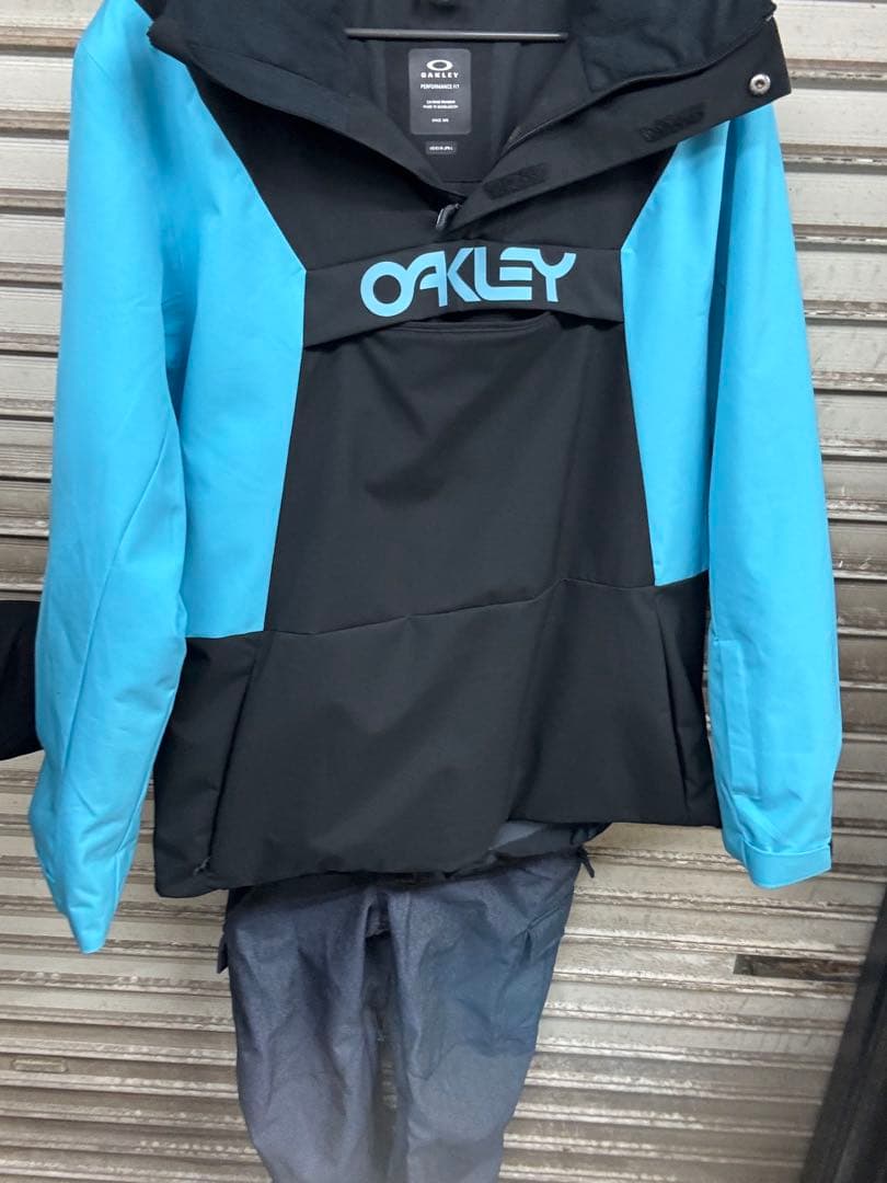 最終セール！上下スノーボードウェア オークリー上　クイックシルバー下