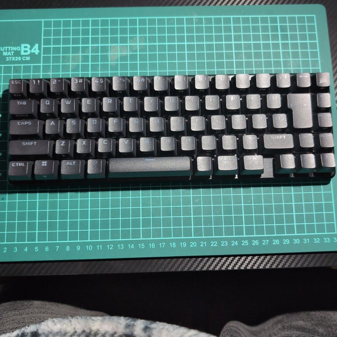 ほぼ新品 CORSAIR K65 PRO MINI 日本語光軸　おまけ付き