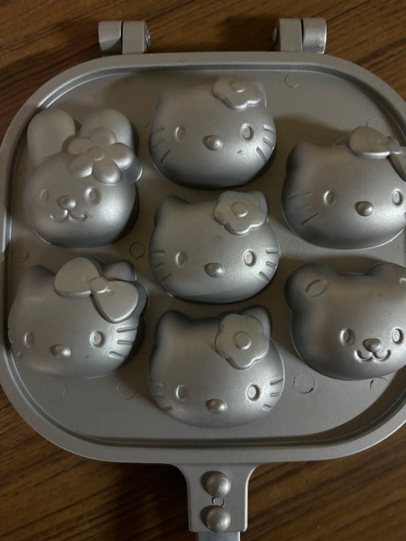 ハローキティ ホットサンドメーカー シルバー　可愛い　希少