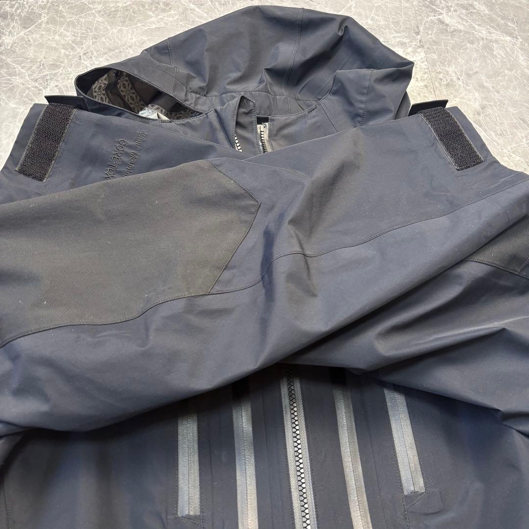 美品　ホワイトマウンテニアリング　マウンテンパーカー　ゴアテックス　黒　メンズ