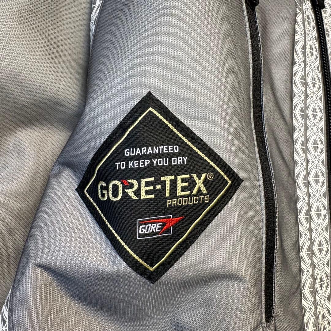 美品　ホワイトマウンテニアリング　マウンテンパーカー　ゴアテックス　黒　メンズ