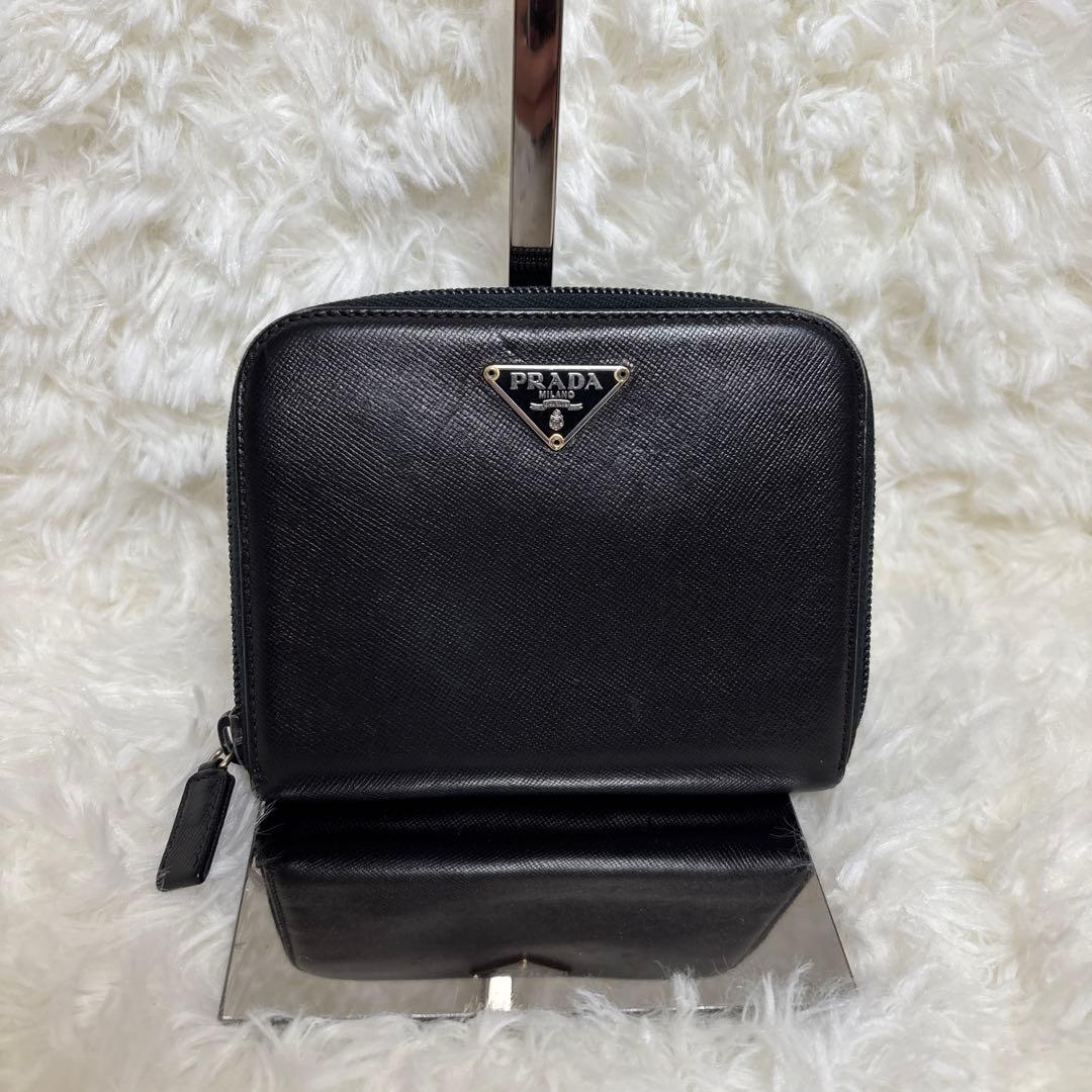 【良品✨】PRADA 二つ折り財布　三角ロゴ　レザー