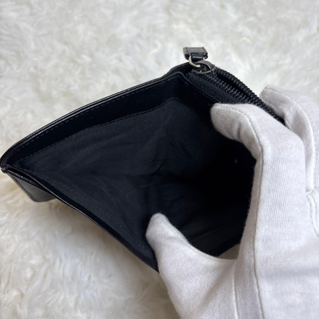 【良品✨】PRADA 二つ折り財布　三角ロゴ　レザー